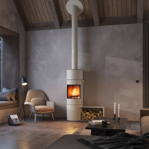 Holz-Kaminofen VIVA 140 L in der Farbe Sand mit Seitenbank in einer modernen Wohnung in Erdtönen
