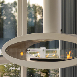 Bioethanol Feuerstelle Ellipse Ceiling weiss Detail vor Fenster