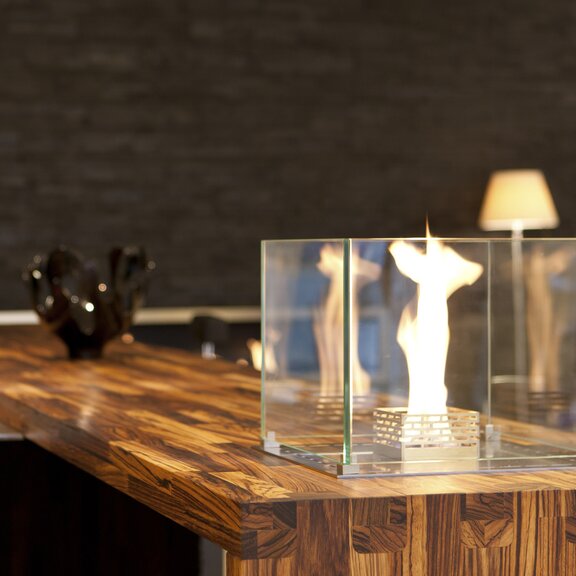 Nice Built-in eingebaut im Küchentresen aus rustikalem Holz